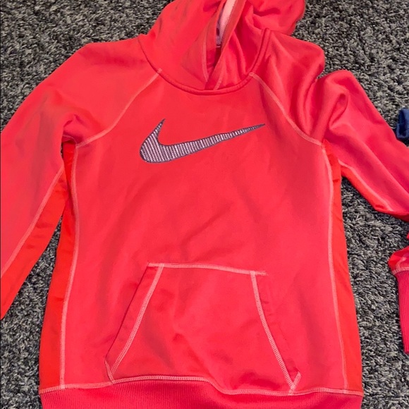 Nike dri-fit sweatshirt - Picture 1 of 3